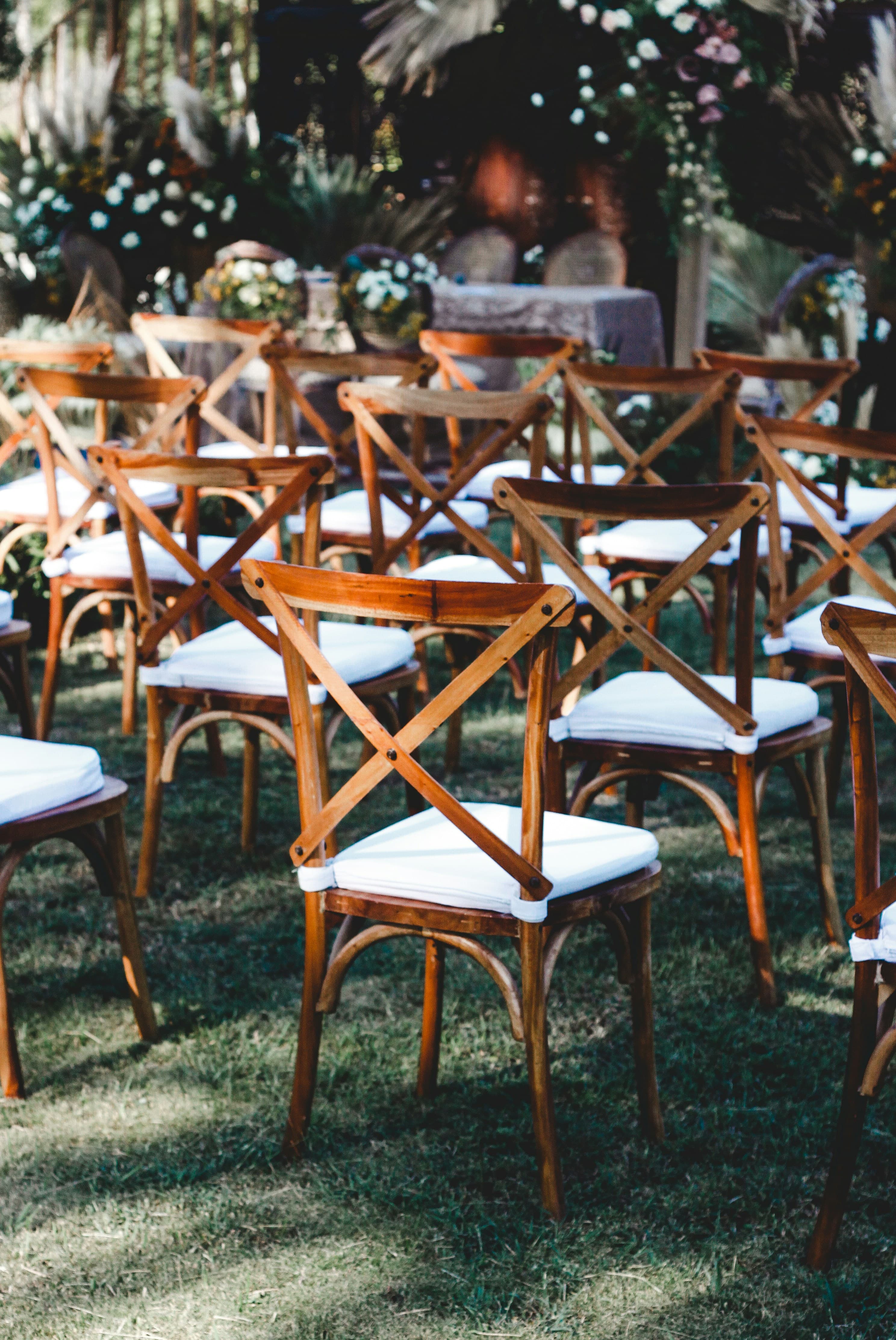 Minimalist natural ceremony chairs