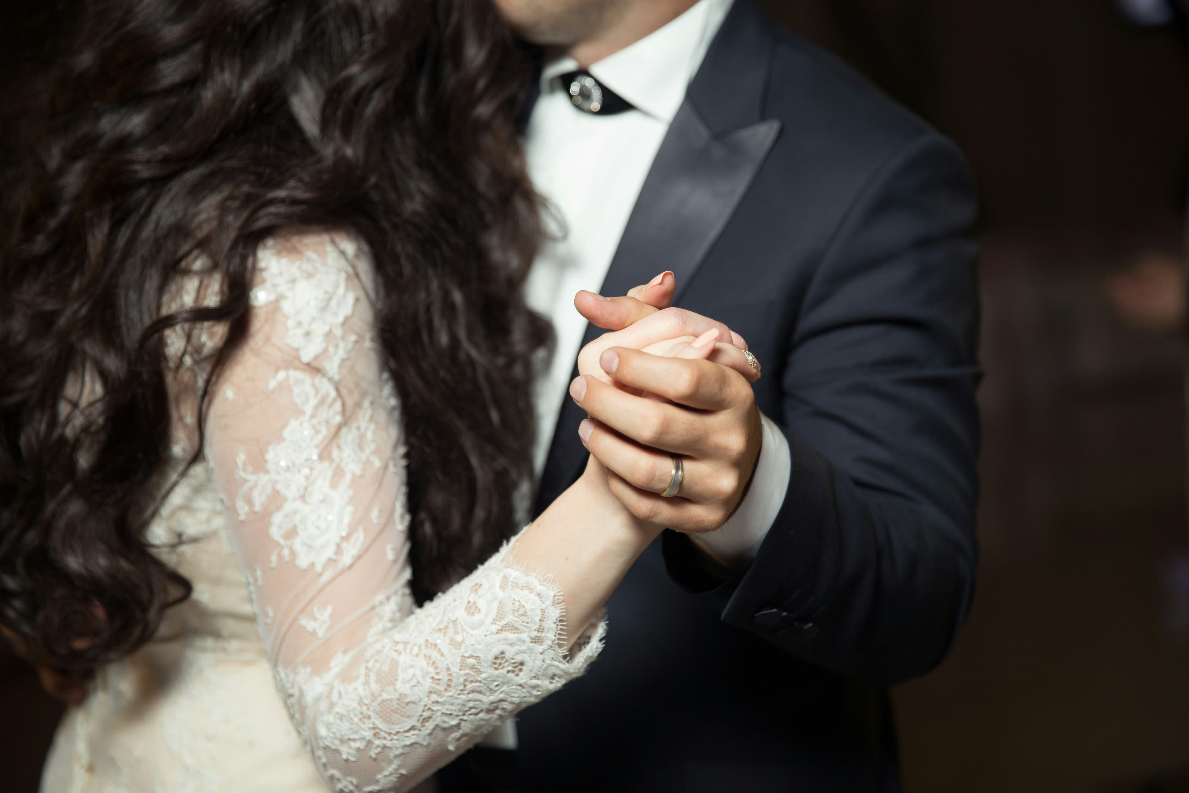 Style close intimate first dance
